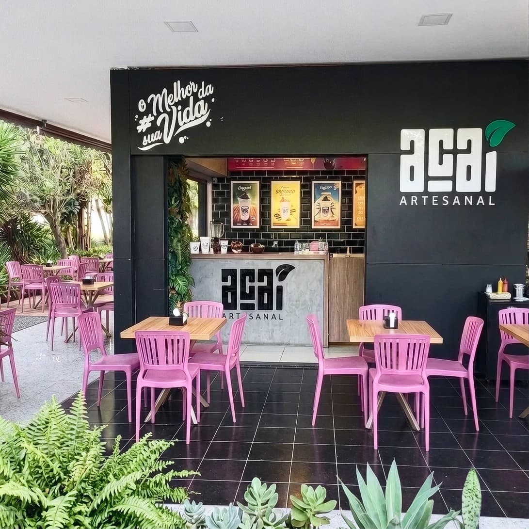 Fachada de uma franquia Açaí Artesanal
